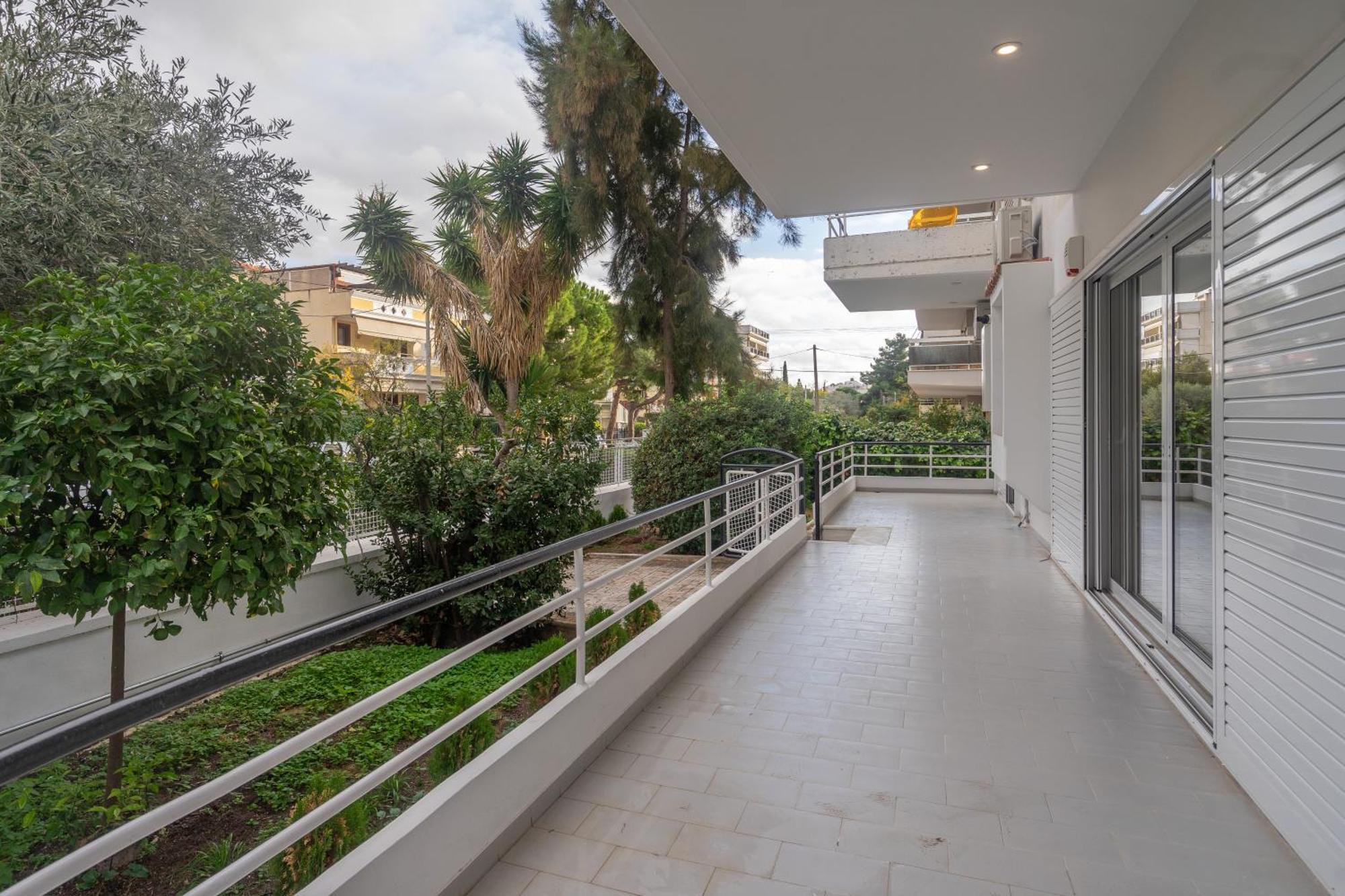 Glyfada Glamorous Атина Екстериор снимка